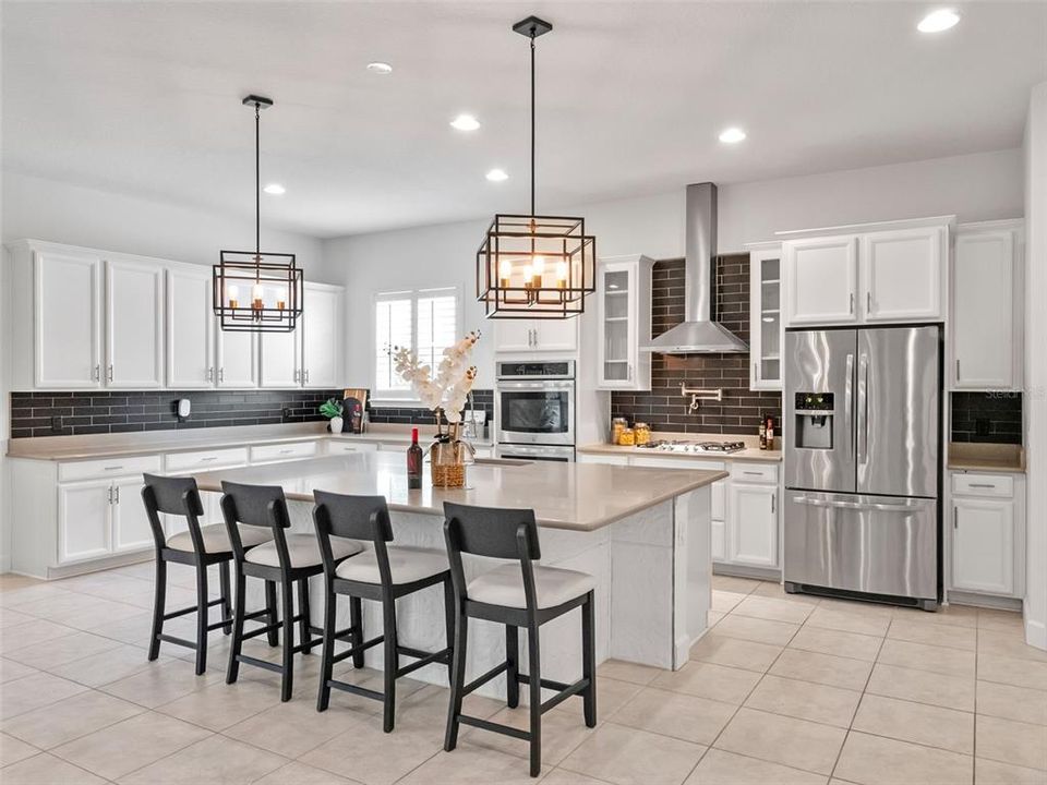 Activo con contrato: $814,000 (5 camas, 4 baños, 3097 Pies cuadrados)