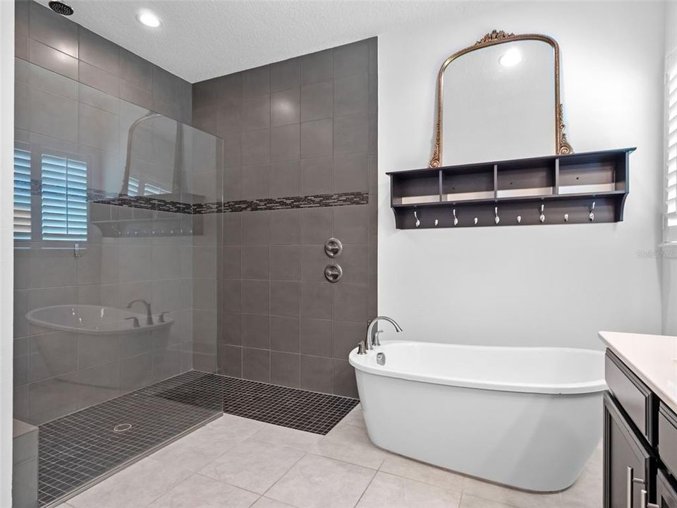 Activo con contrato: $814,000 (5 camas, 4 baños, 3097 Pies cuadrados)