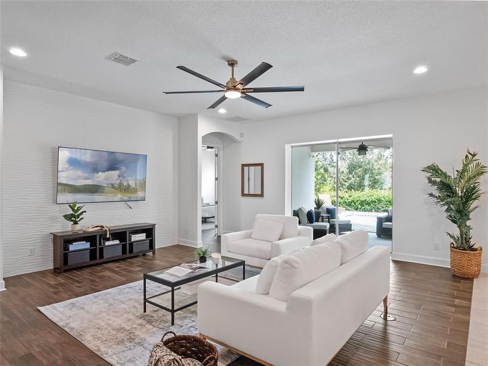 Activo con contrato: $814,000 (5 camas, 4 baños, 3097 Pies cuadrados)