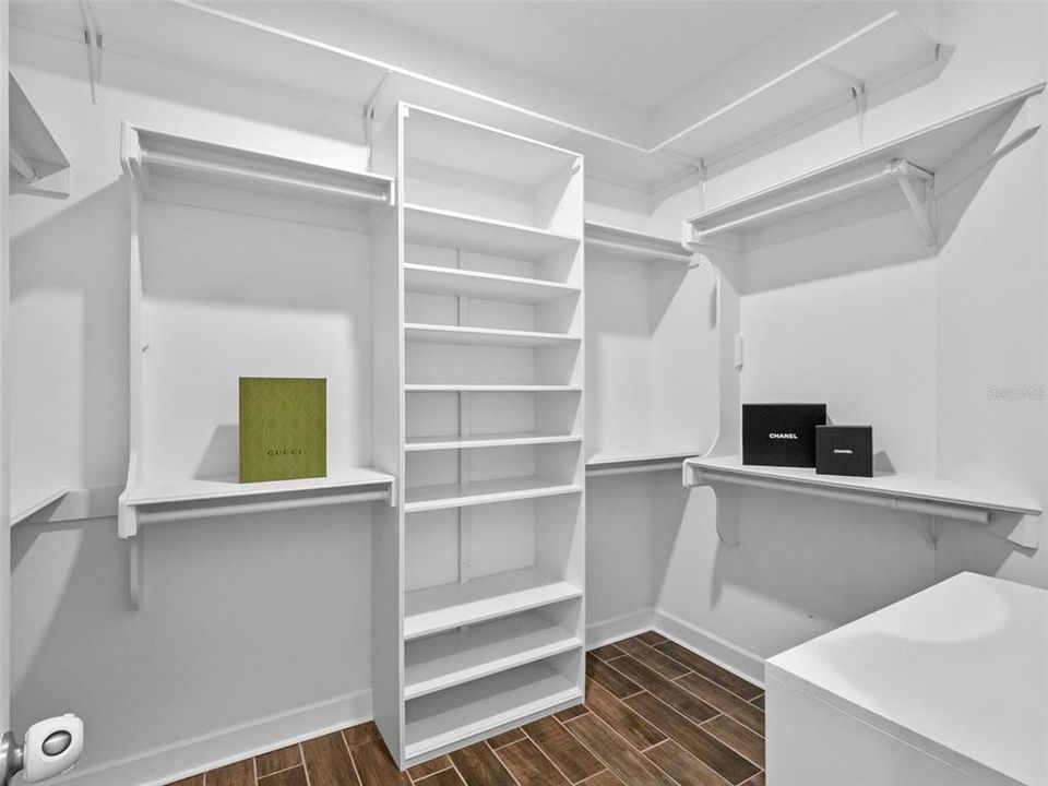 Activo con contrato: $814,000 (5 camas, 4 baños, 3097 Pies cuadrados)