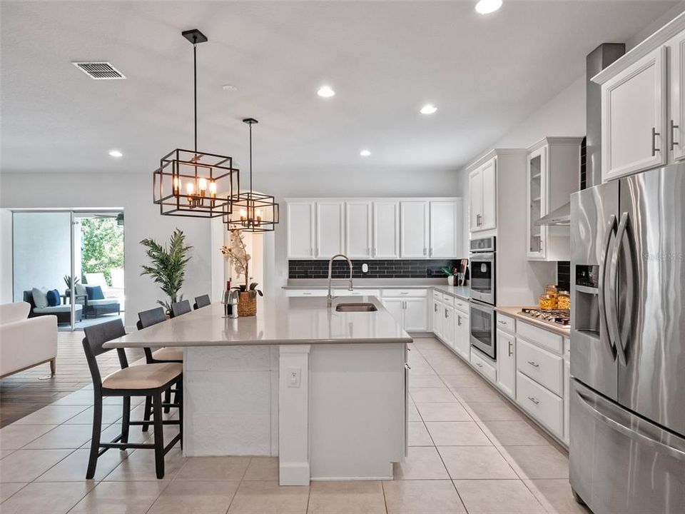 Activo con contrato: $814,000 (5 camas, 4 baños, 3097 Pies cuadrados)