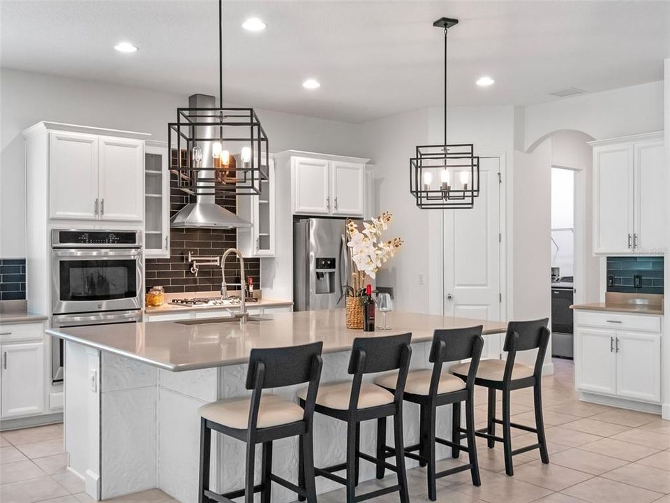 Activo con contrato: $814,000 (5 camas, 4 baños, 3097 Pies cuadrados)