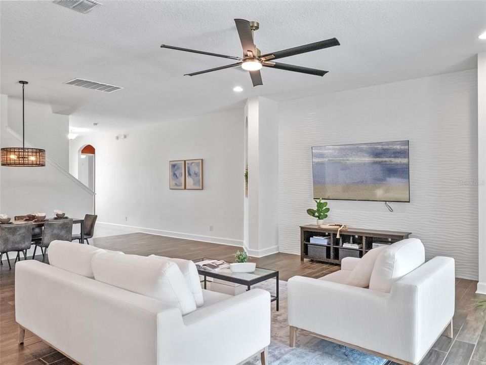 Activo con contrato: $814,000 (5 camas, 4 baños, 3097 Pies cuadrados)