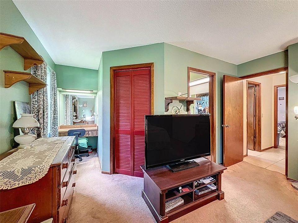 Active With Contract: $329,900 (4 beds, 3 baths, 1812 Square Feet)