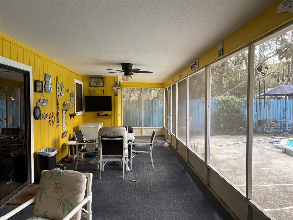 Active With Contract: $329,900 (4 beds, 3 baths, 1812 Square Feet)