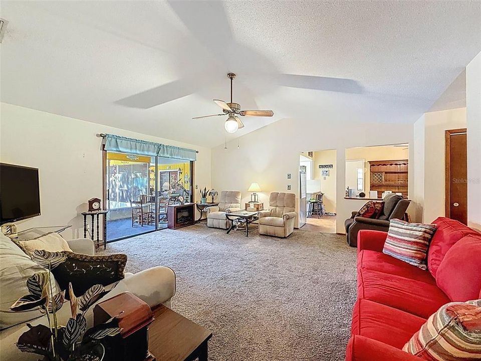 Active With Contract: $329,900 (4 beds, 3 baths, 1812 Square Feet)