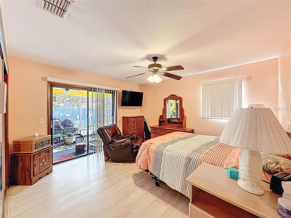 Active With Contract: $329,900 (4 beds, 3 baths, 1812 Square Feet)