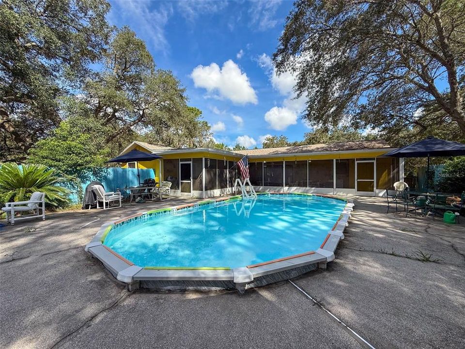 Active With Contract: $329,900 (4 beds, 3 baths, 1812 Square Feet)