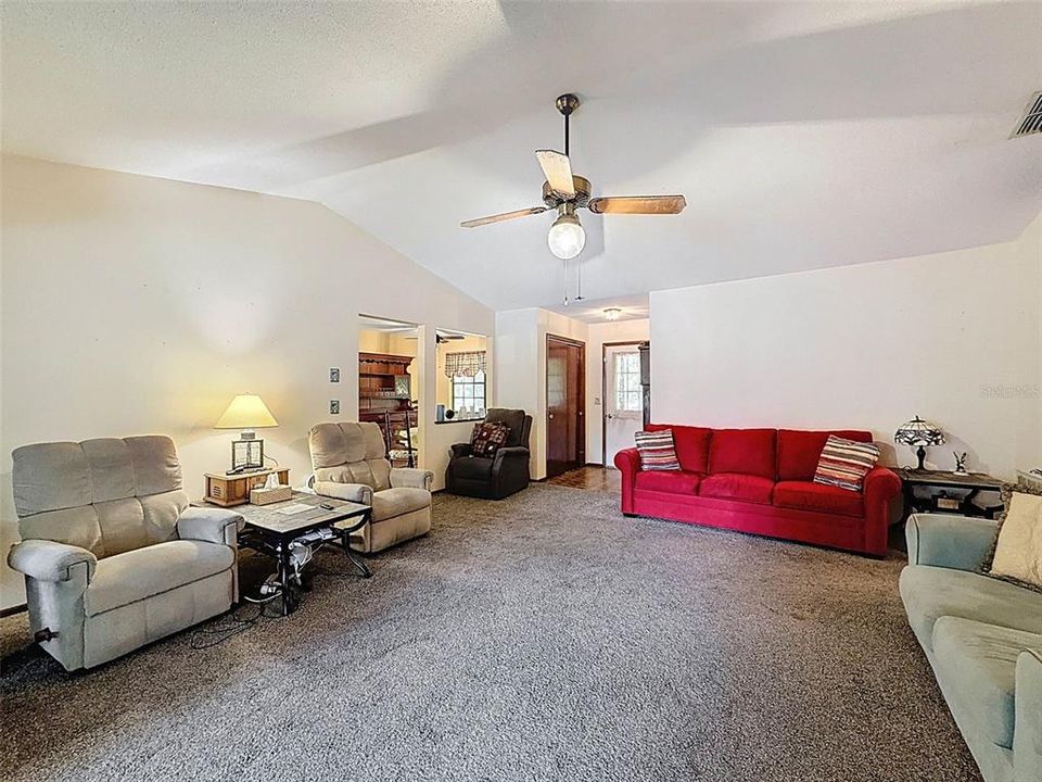 Active With Contract: $329,900 (4 beds, 3 baths, 1812 Square Feet)