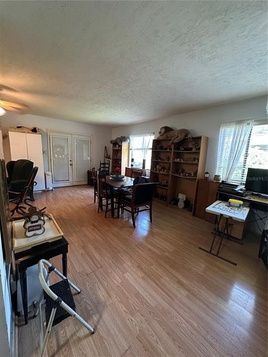 待售: $200,000 (2 贝兹, 2 浴室, 1152 平方英尺)