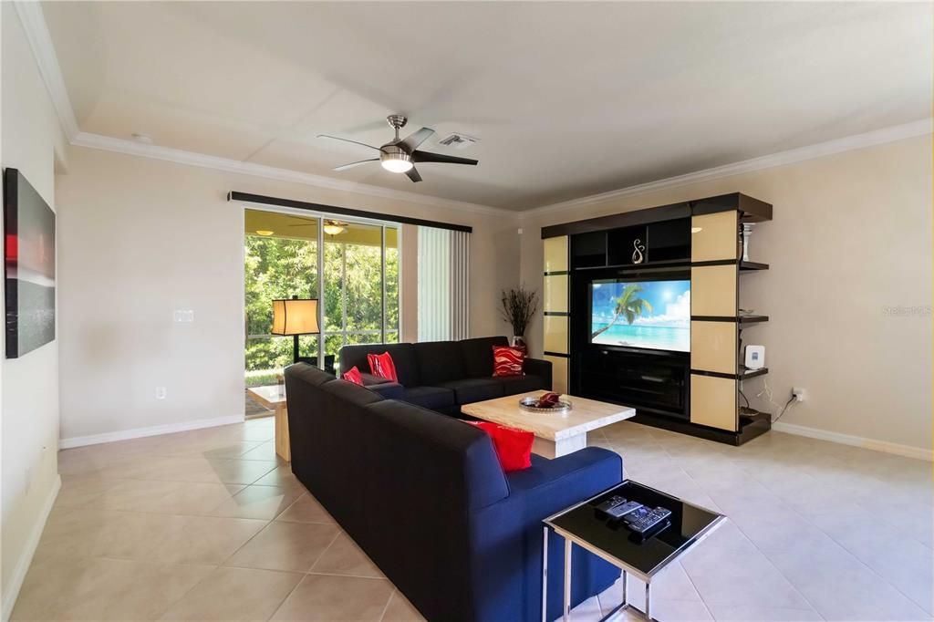 出租: $2,600 (4 贝兹, 3 浴室, 2035 平方英尺)