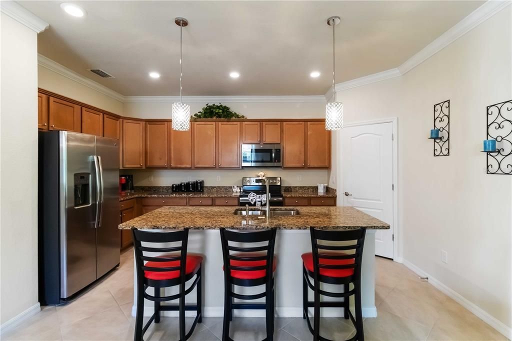 出租: $2,600 (4 贝兹, 3 浴室, 2035 平方英尺)