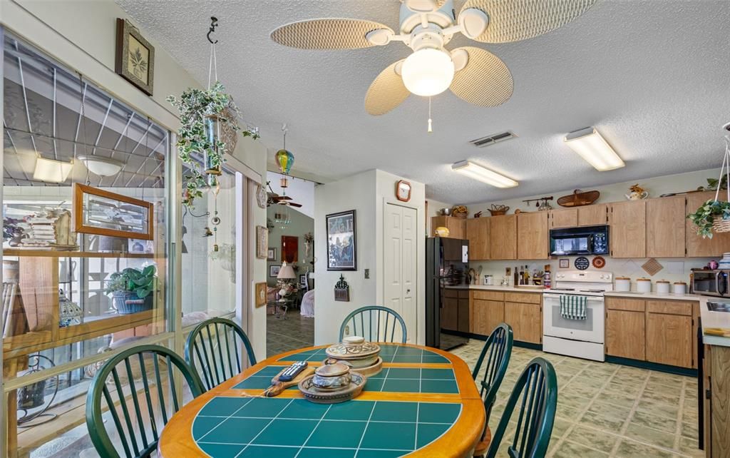 Activo con contrato: $345,500 (2 camas, 2 baños, 1485 Pies cuadrados)