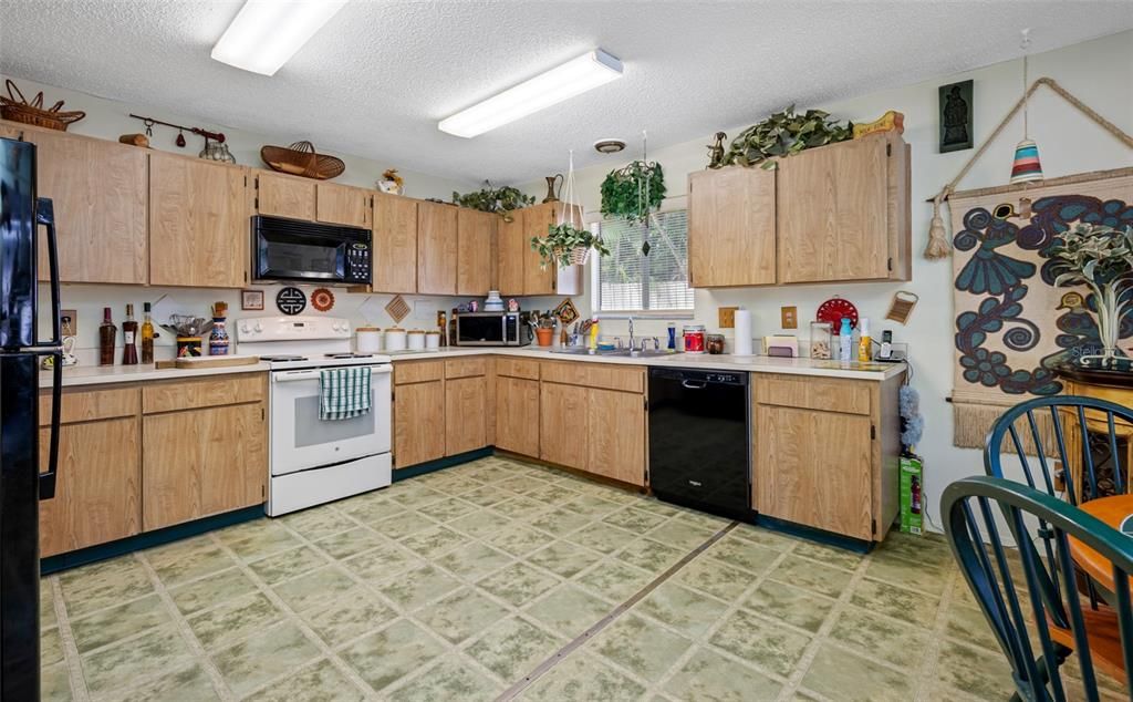 Activo con contrato: $345,500 (2 camas, 2 baños, 1485 Pies cuadrados)