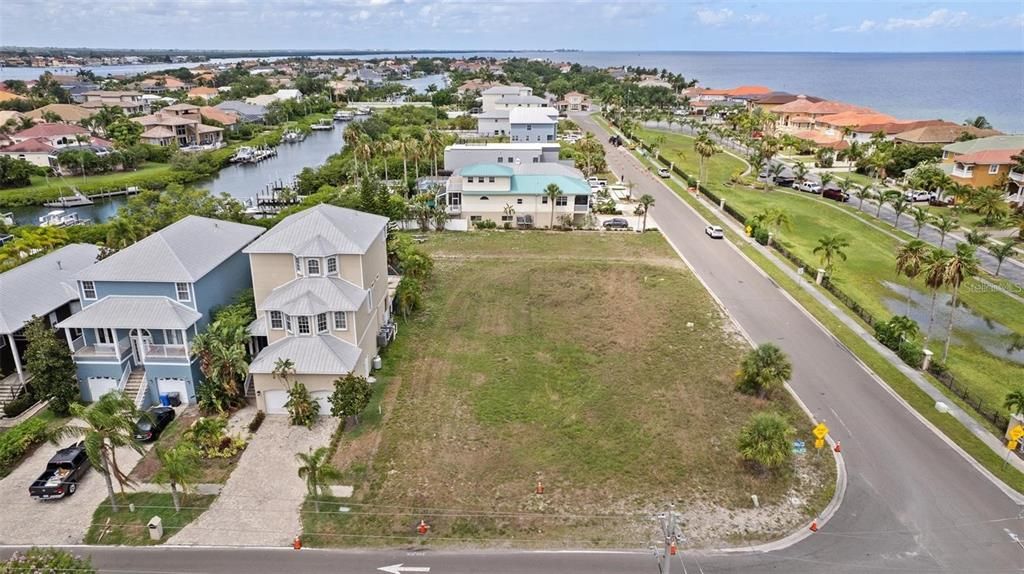 En Venta: $229,000 (0.16 acres)