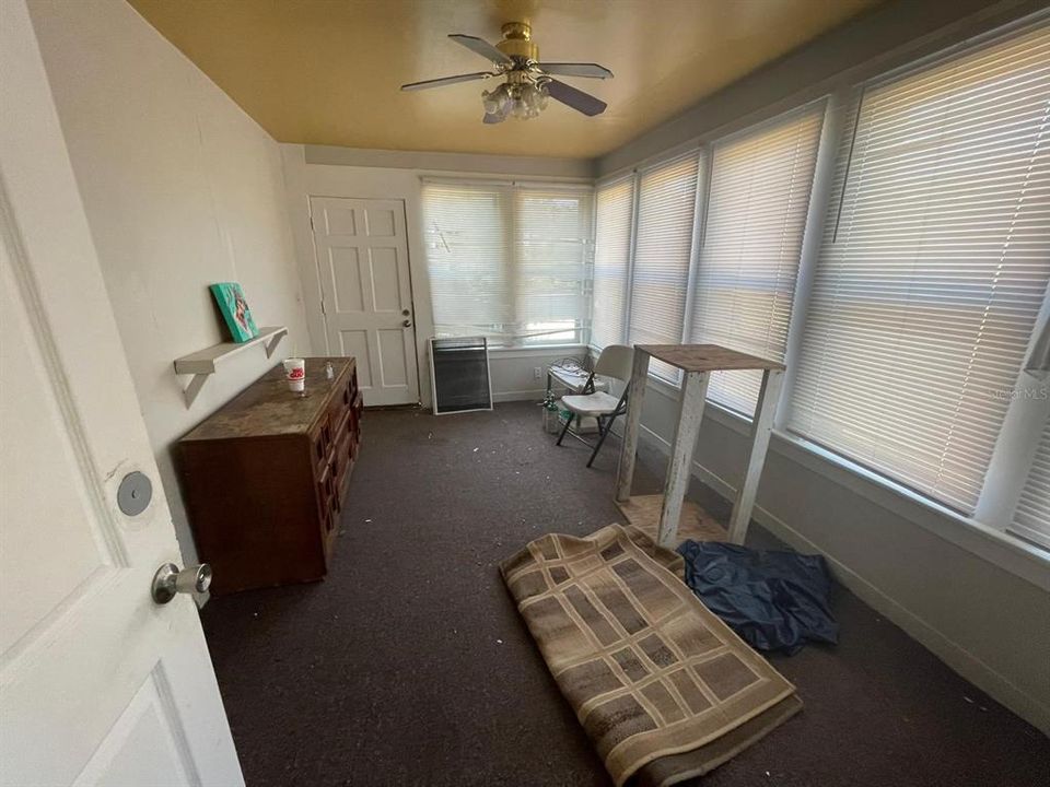 En Venta: $189,000 (4 camas, 0 baños, 2256 Pies cuadrados)