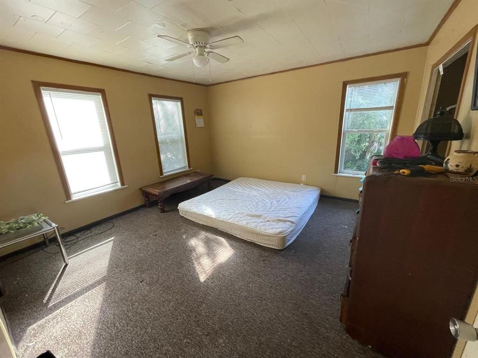 En Venta: $189,000 (4 camas, 0 baños, 2256 Pies cuadrados)