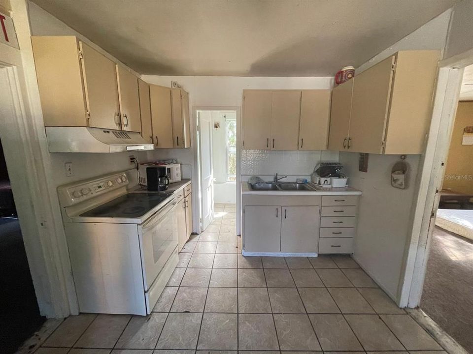 En Venta: $189,000 (4 camas, 0 baños, 2256 Pies cuadrados)