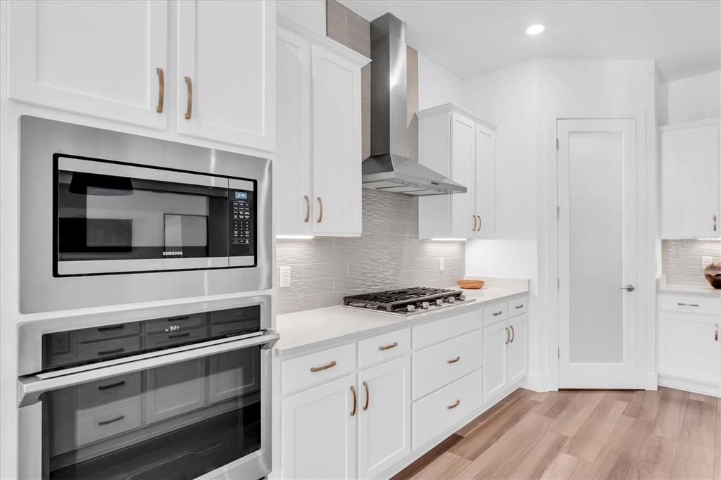 На продажу: $919,000 (4 спален, 3 ванн, 3402 Квадратных фут)