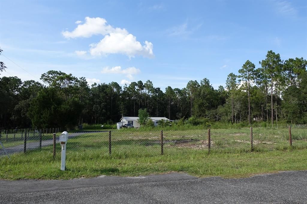 合同活跃: $175,000 (3 贝兹, 2 浴室, 1290 平方英尺)