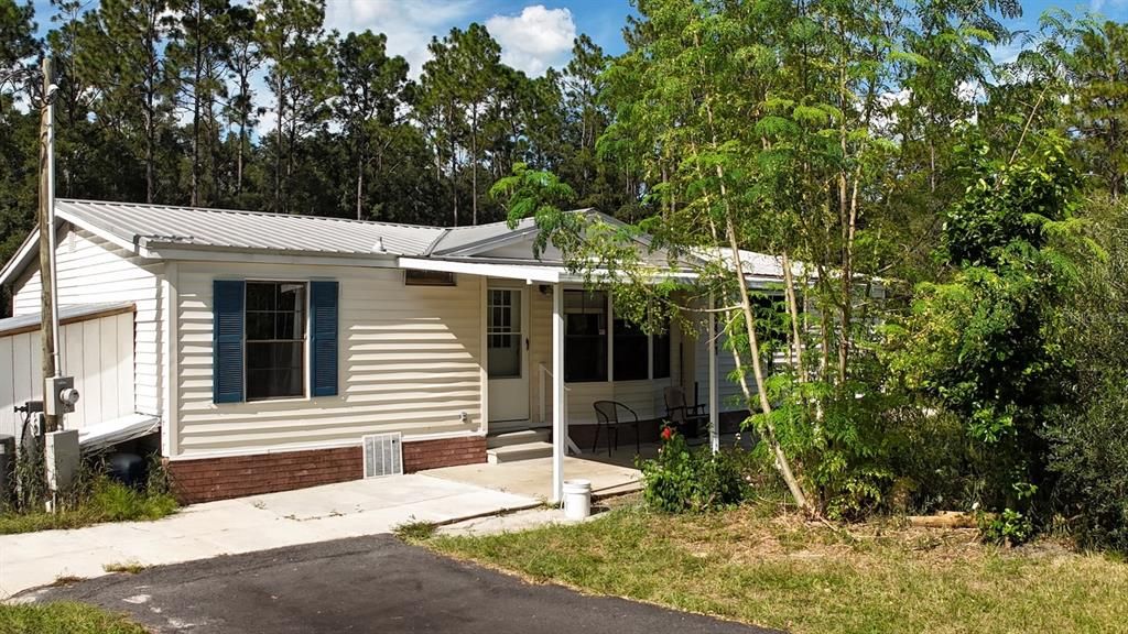 合同活跃: $175,000 (3 贝兹, 2 浴室, 1290 平方英尺)