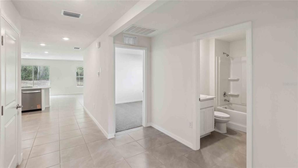 Activo con contrato: $271,990 (3 camas, 2 baños, 1408 Pies cuadrados)