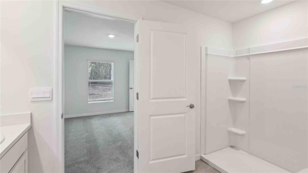 Activo con contrato: $271,990 (3 camas, 2 baños, 1408 Pies cuadrados)