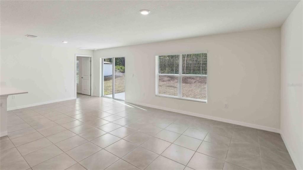 Activo con contrato: $271,990 (3 camas, 2 baños, 1408 Pies cuadrados)