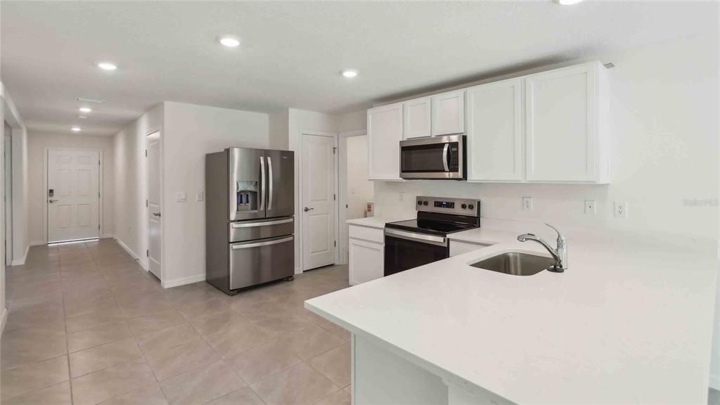 Activo con contrato: $271,990 (3 camas, 2 baños, 1408 Pies cuadrados)