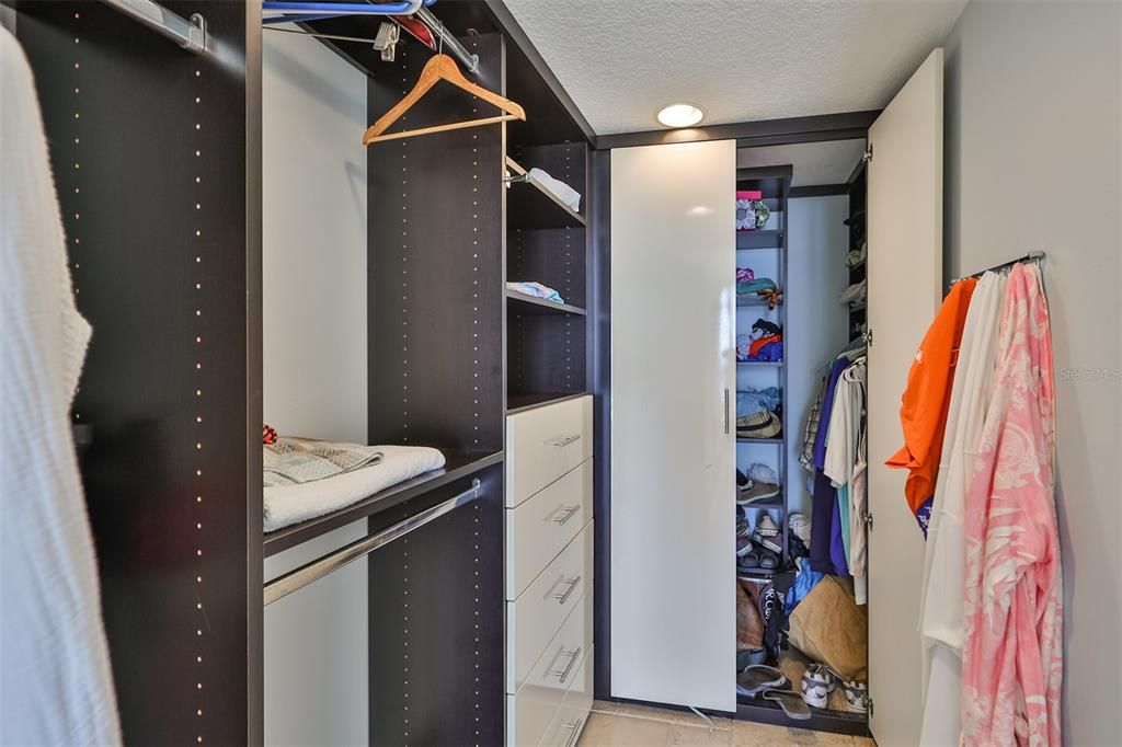 合同活跃: $7,000 (2 贝兹, 2 浴室, 1275 平方英尺)