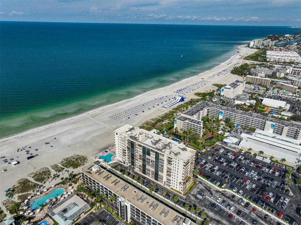 合同活跃: $7,000 (2 贝兹, 2 浴室, 1275 平方英尺)