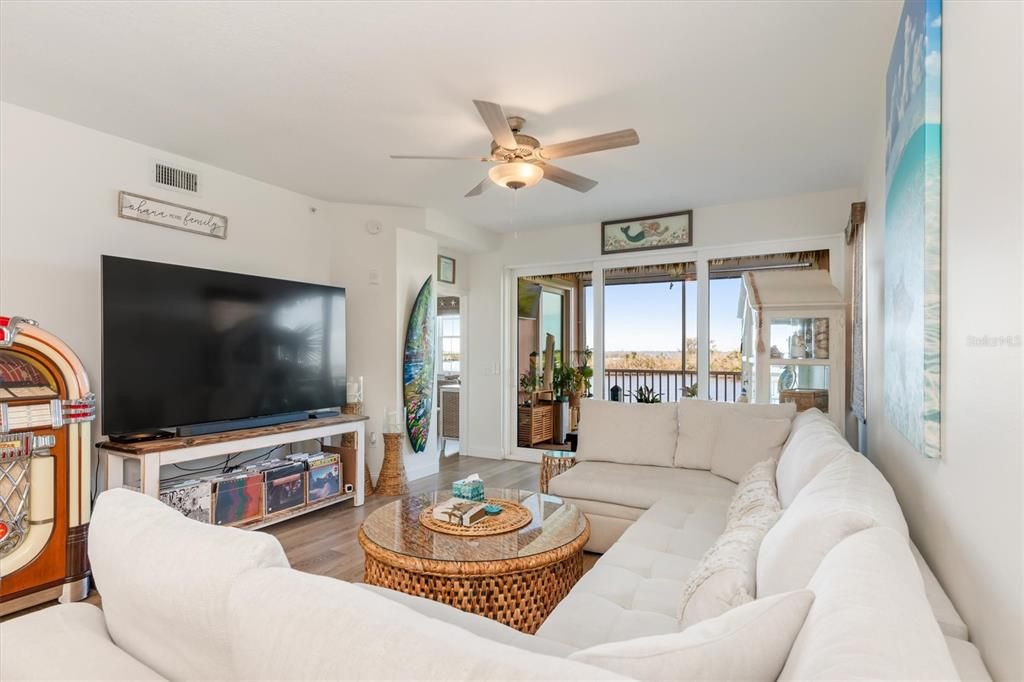 待售: $765,000 (3 贝兹, 2 浴室, 1701 平方英尺)