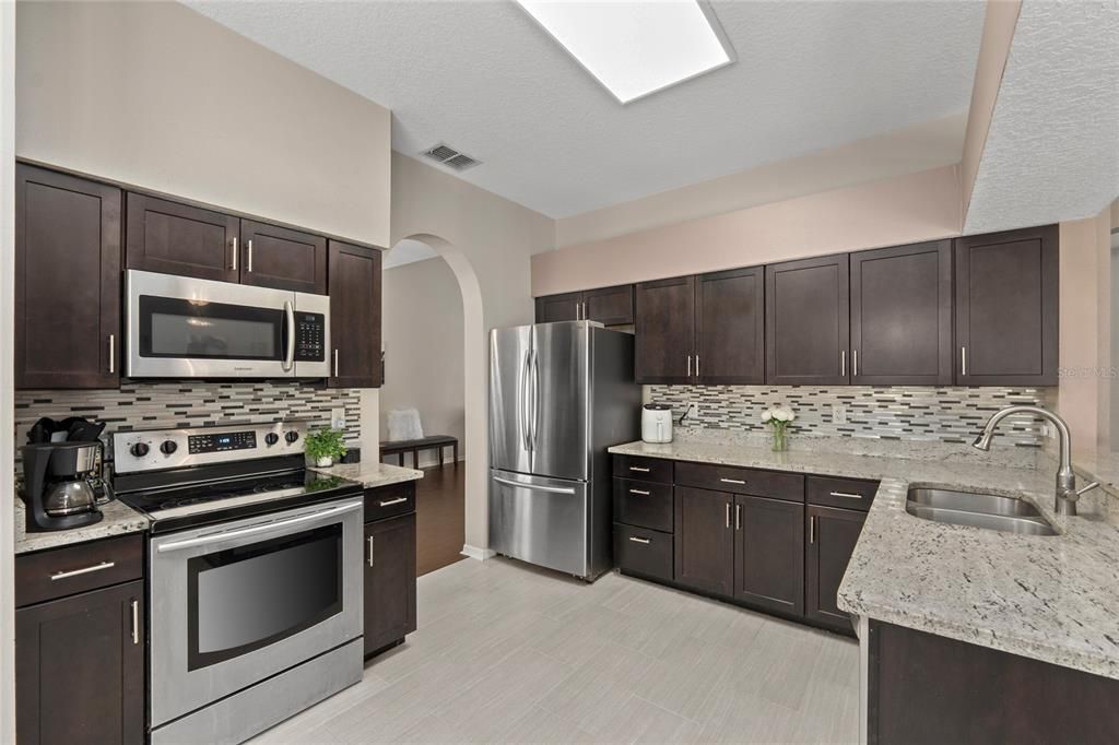 For Sale: $637,000 (3 beds, 2 baths, 2320 Square Feet)