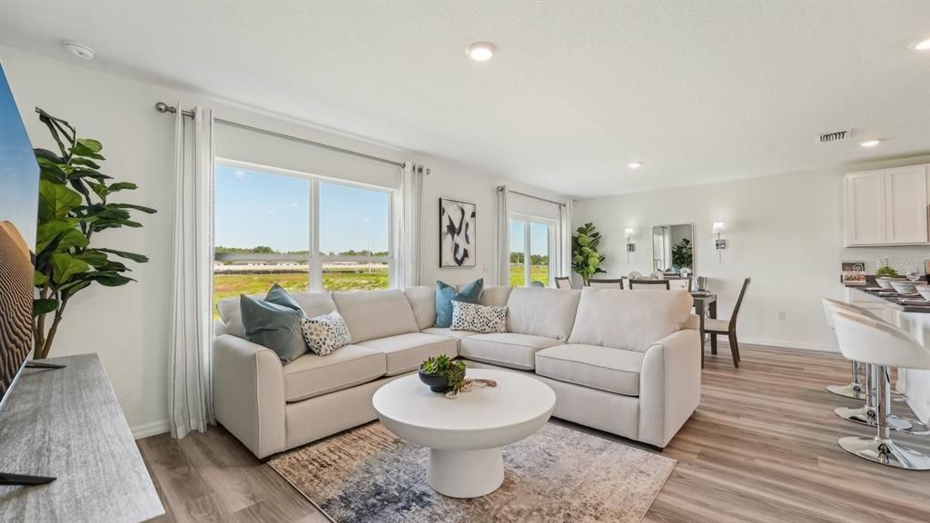 Active With Contract: $278,990 (4 beds, 2 baths, 1498 Square Feet)