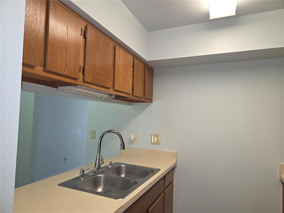 For Sale: $160,000 (2 beds, 2 baths, 1054 Square Feet)