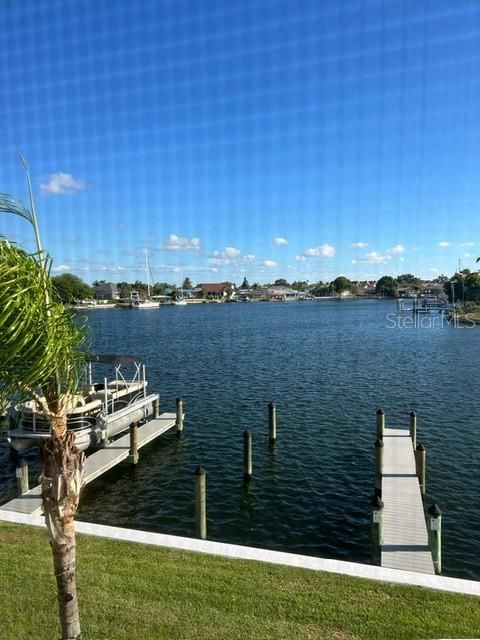 For Rent: $2,300 (2 beds, 2 baths, 1125 Square Feet)