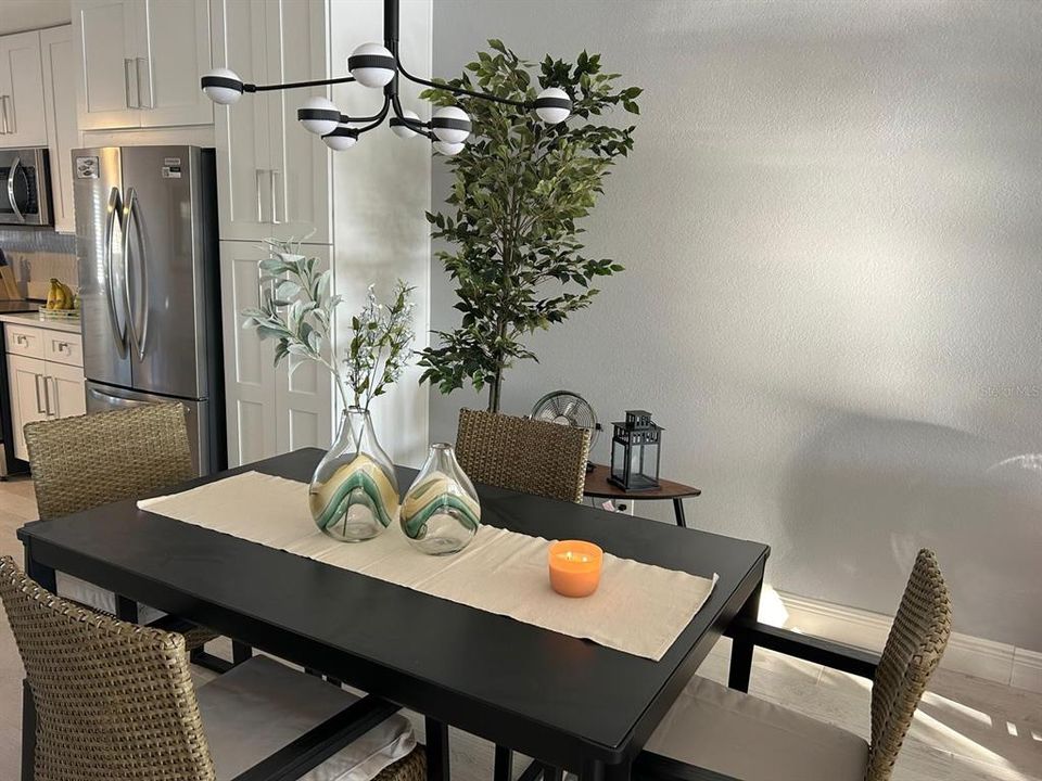 For Rent: $2,300 (2 beds, 2 baths, 1125 Square Feet)