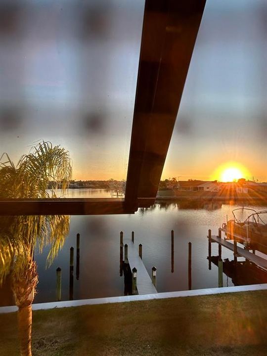 For Rent: $2,300 (2 beds, 2 baths, 1125 Square Feet)