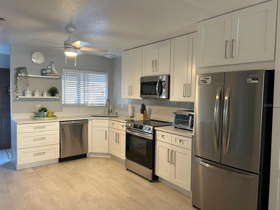 For Rent: $2,300 (2 beds, 2 baths, 1125 Square Feet)