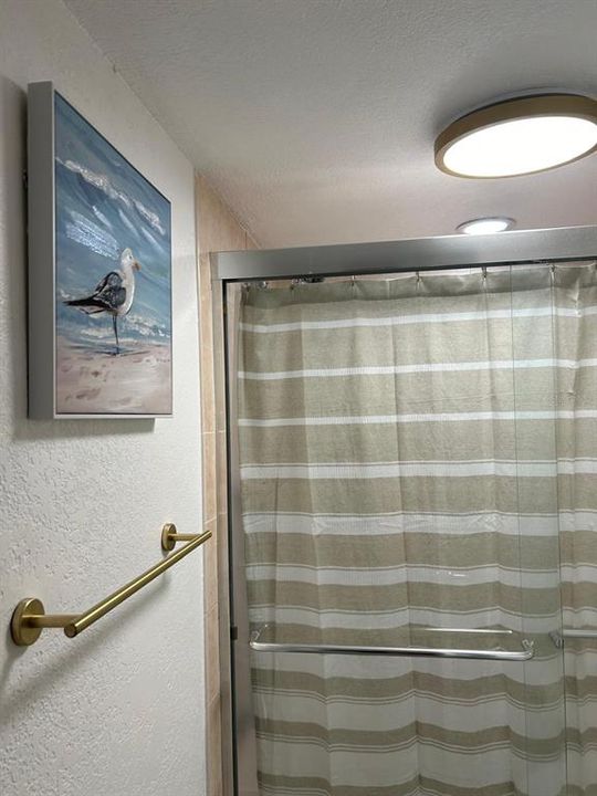 For Rent: $2,300 (2 beds, 2 baths, 1125 Square Feet)