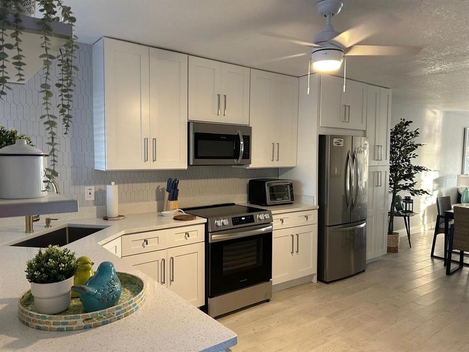 For Rent: $2,300 (2 beds, 2 baths, 1125 Square Feet)
