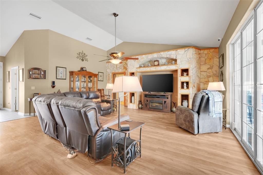 For Sale: $730,000 (4 beds, 3 baths, 3192 Square Feet)