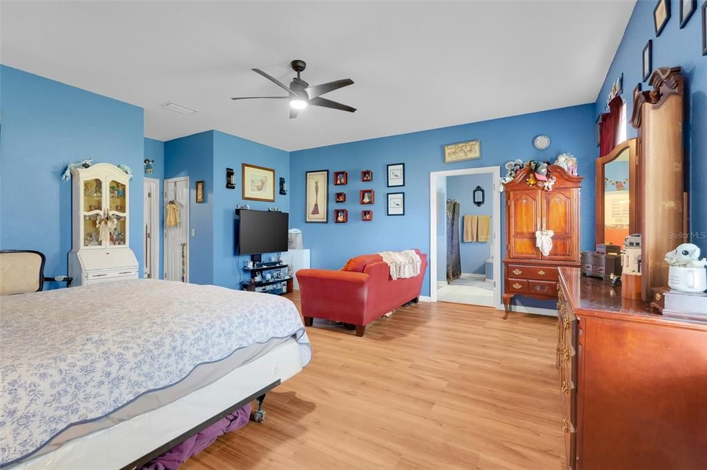 For Sale: $730,000 (4 beds, 3 baths, 3192 Square Feet)