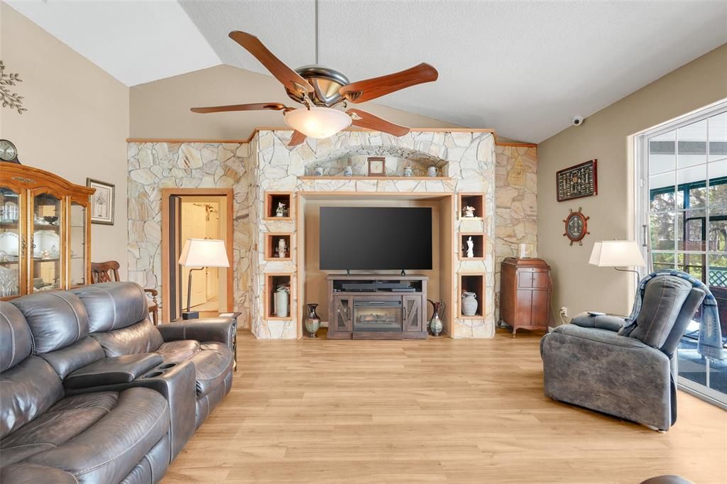 For Sale: $730,000 (4 beds, 3 baths, 3192 Square Feet)