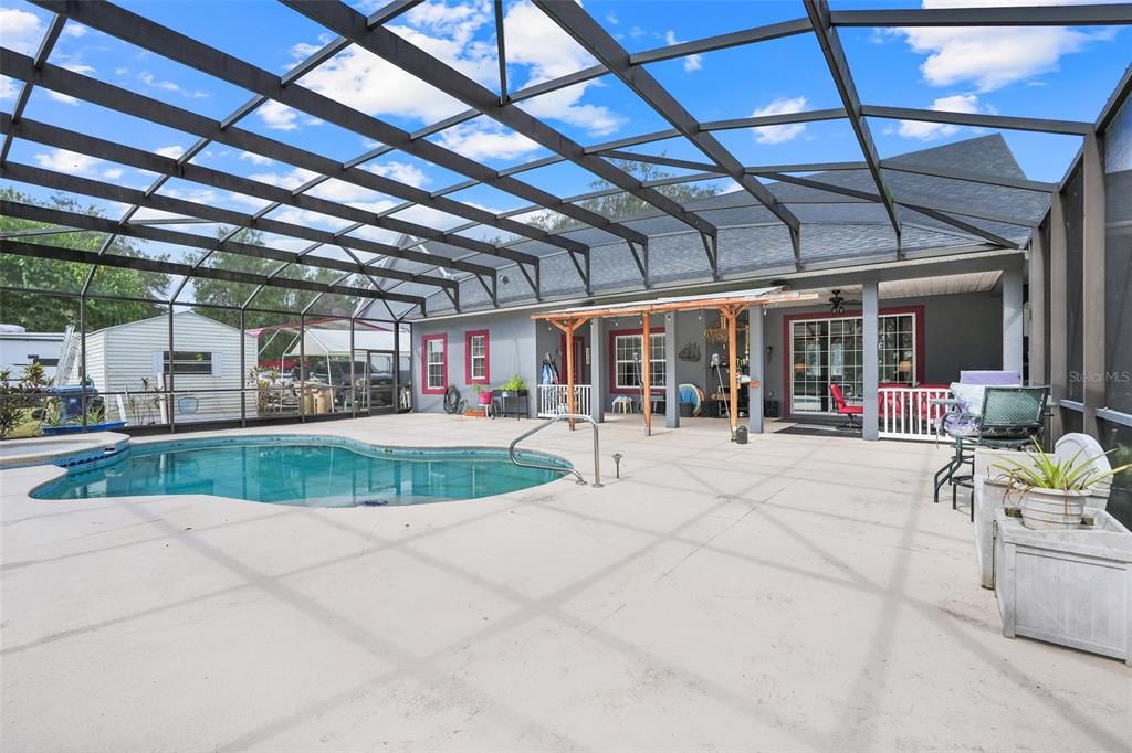 For Sale: $730,000 (4 beds, 3 baths, 3192 Square Feet)