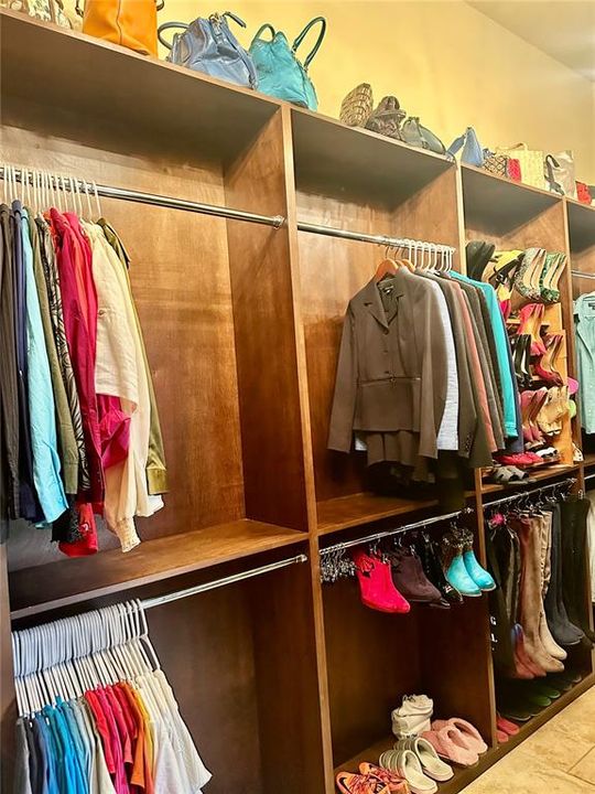 For Sale: $1,645,000 (5 beds, 4 baths, 4839 Square Feet)