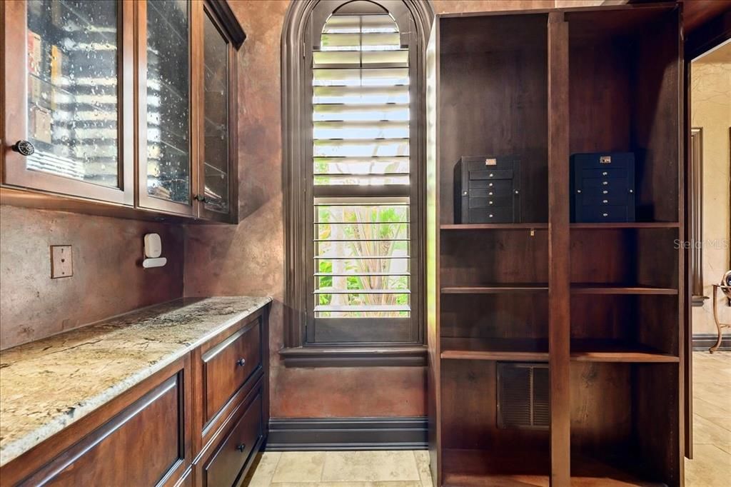 For Sale: $1,645,000 (5 beds, 4 baths, 4839 Square Feet)