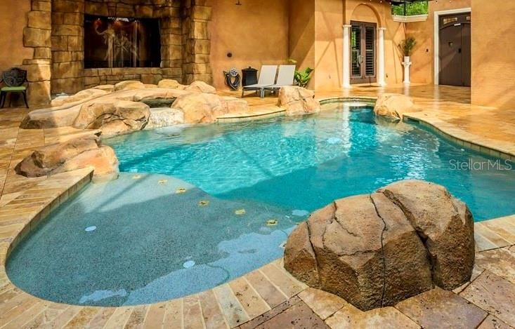 For Sale: $1,645,000 (5 beds, 4 baths, 4839 Square Feet)