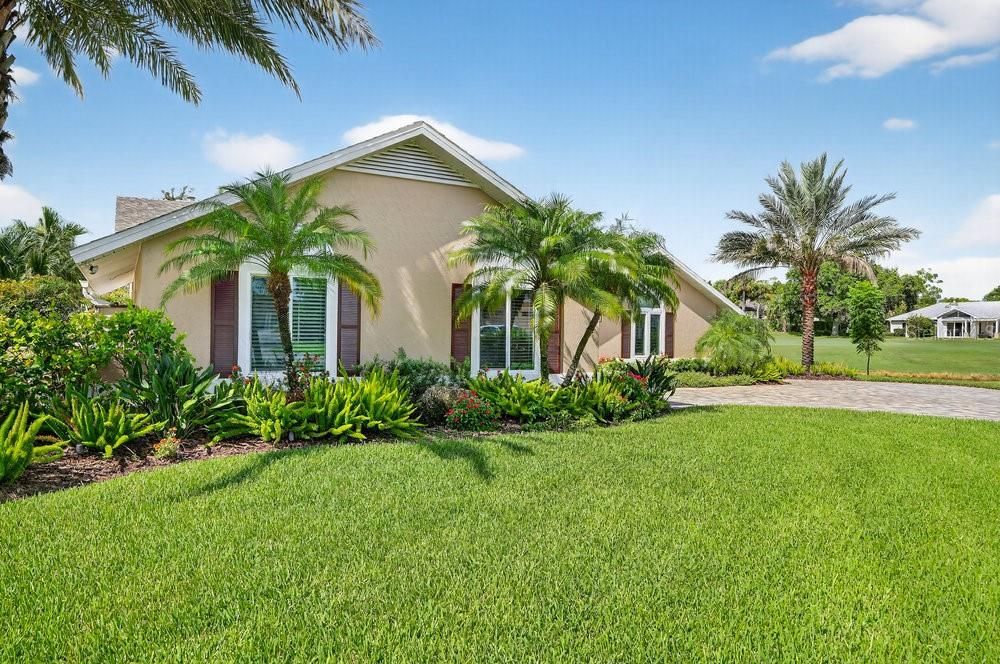 Под контрактом: $859,000 (3 спален, 2 ванн, 2545 Квадратных фут)