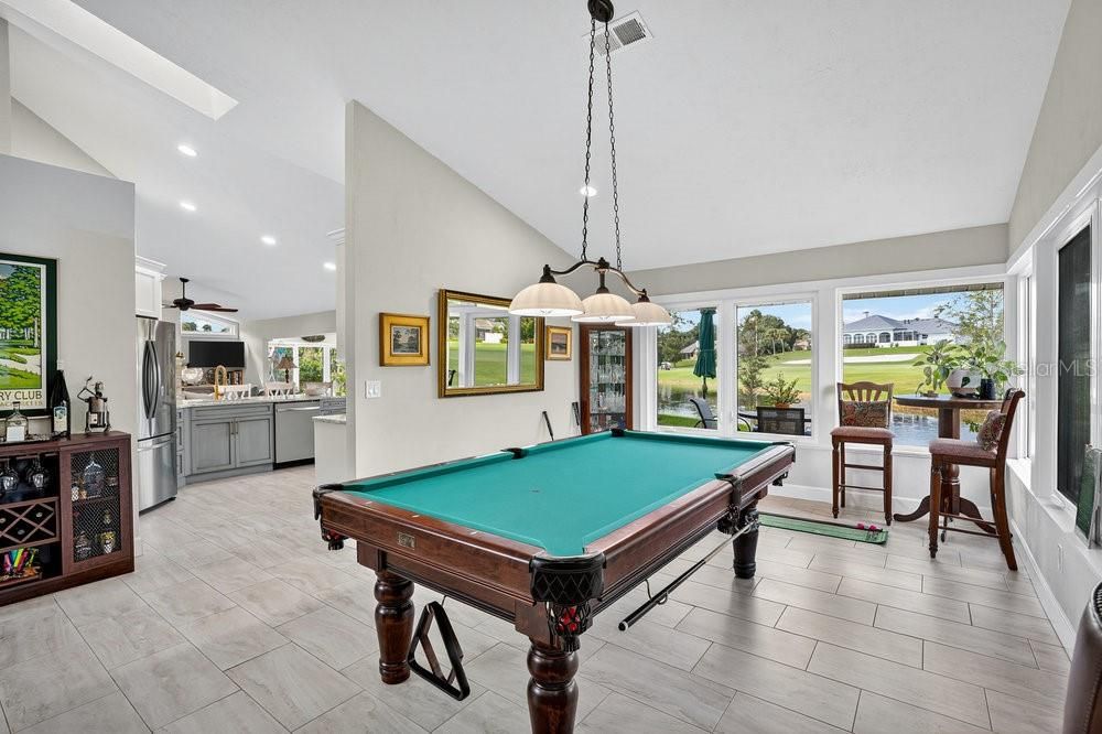 Под контрактом: $859,000 (3 спален, 2 ванн, 2545 Квадратных фут)